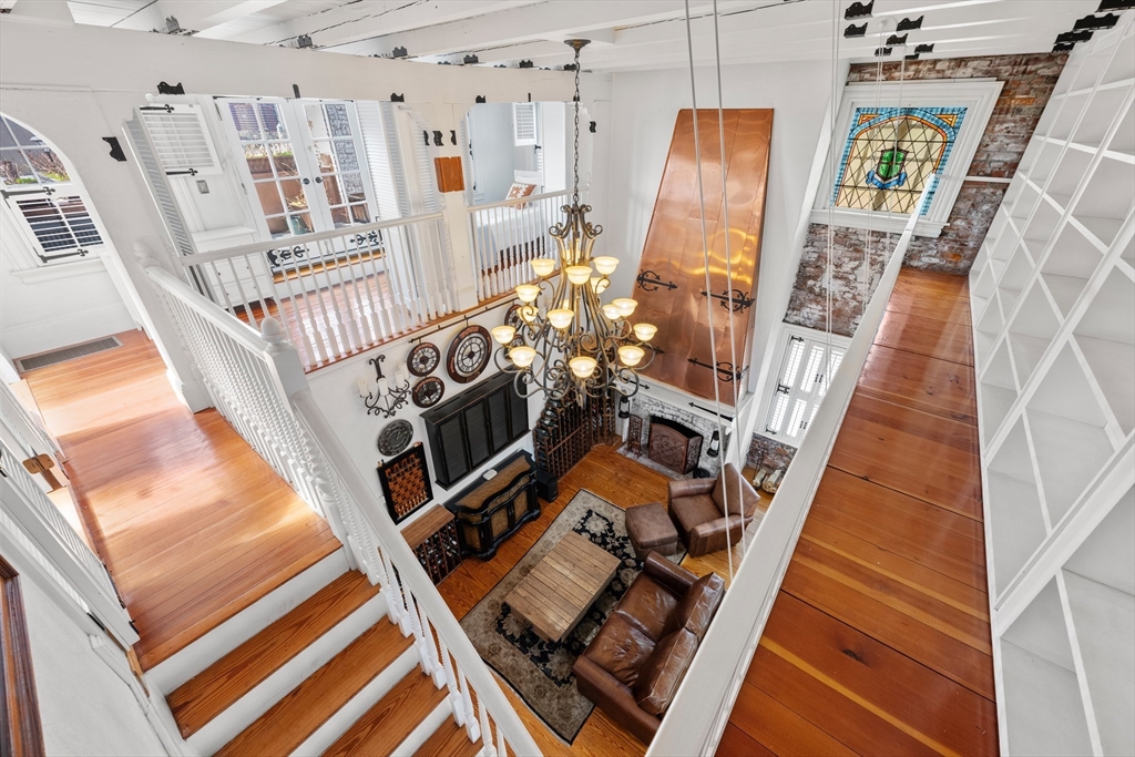 49 Grove St Unit: Penthouse