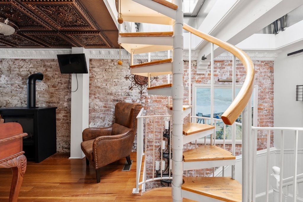 49 Grove St Unit: Penthouse