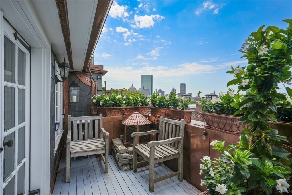 49 Grove St Unit: Penthouse