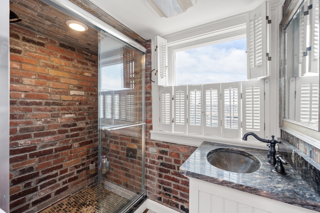 49 Grove St Unit: Penthouse