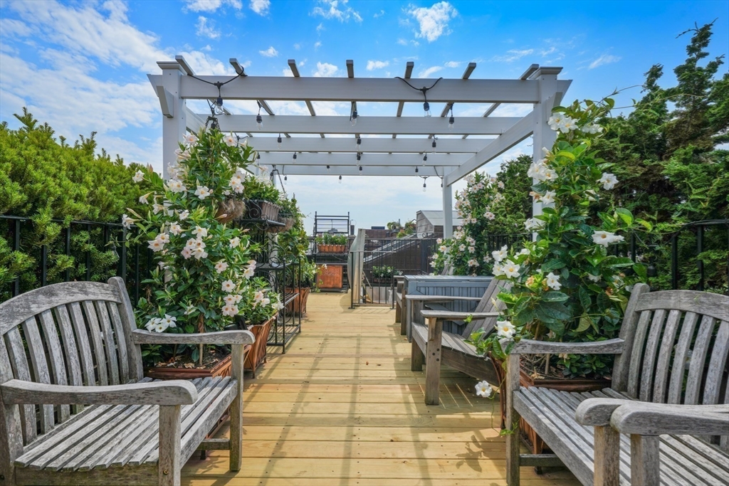 49 Grove St Unit: Penthouse