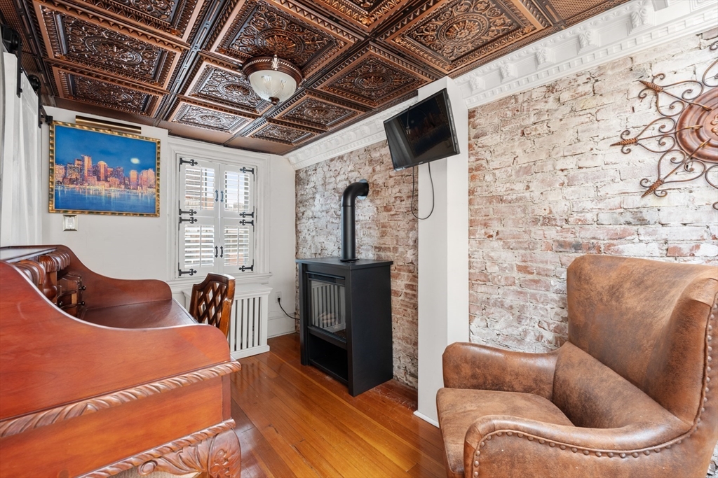 49 Grove St Unit: Penthouse