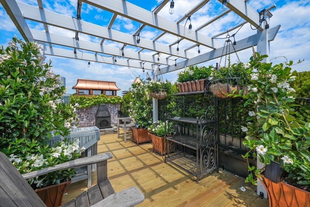 49 Grove St Unit: Penthouse