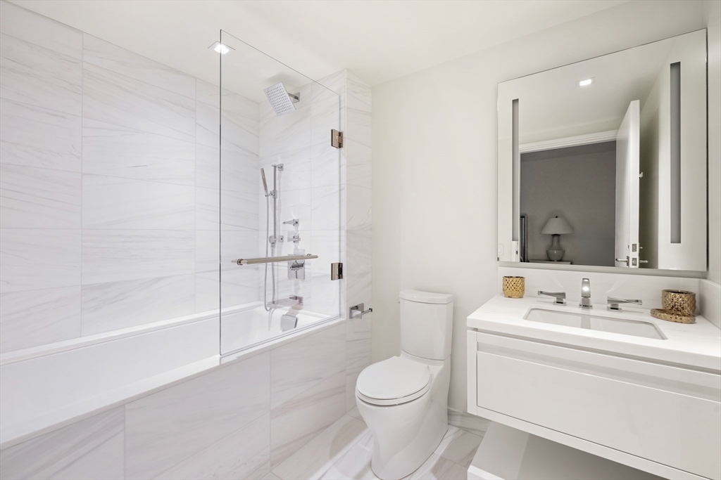 150 Seaport Blvd # 17C
