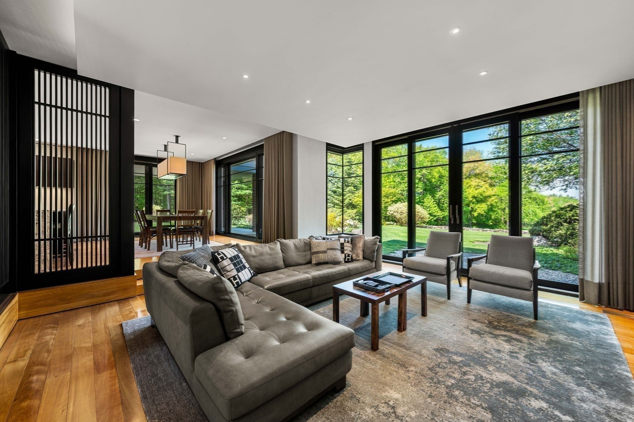 5 Redwood Cir