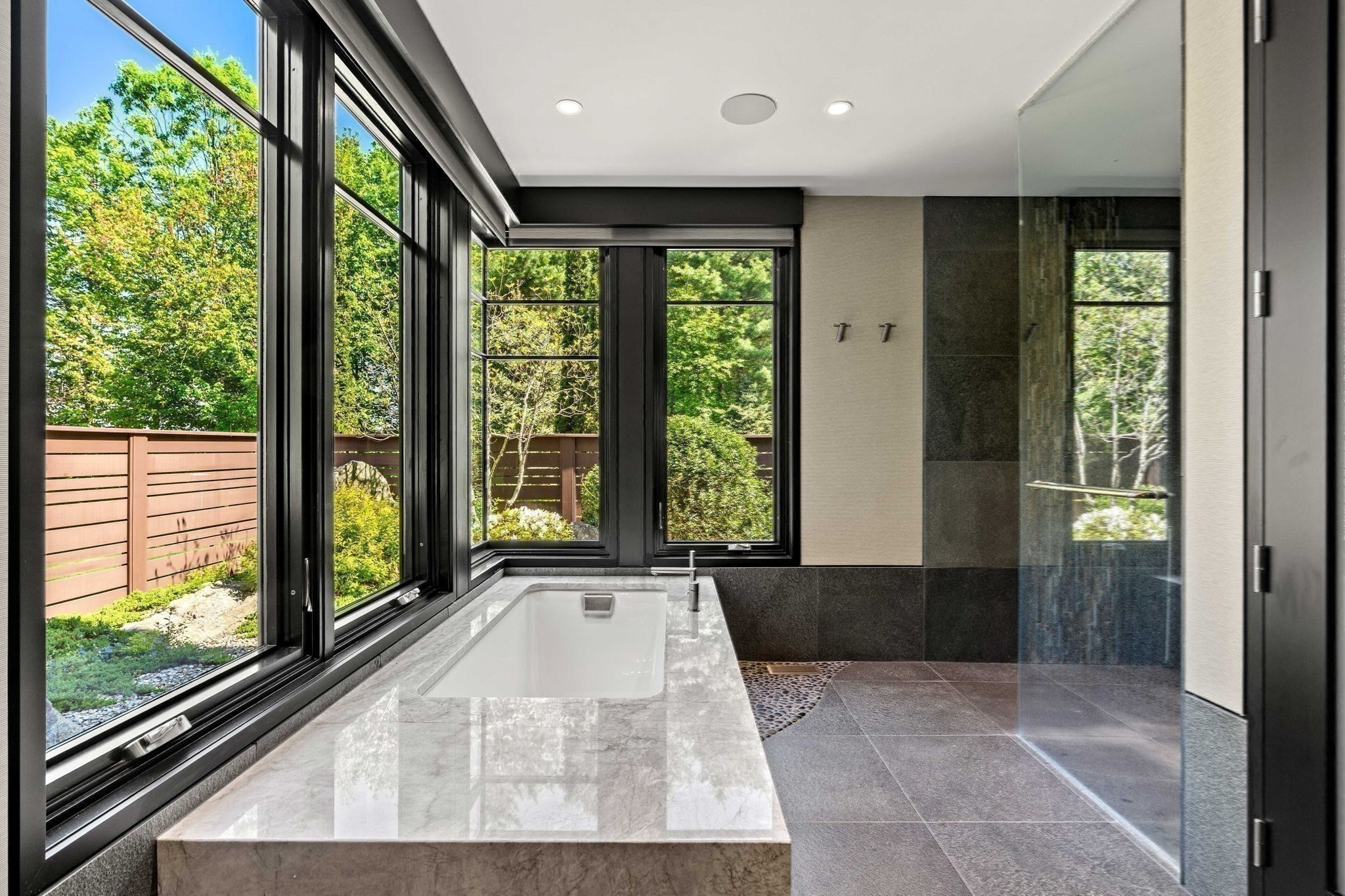 5 Redwood Cir