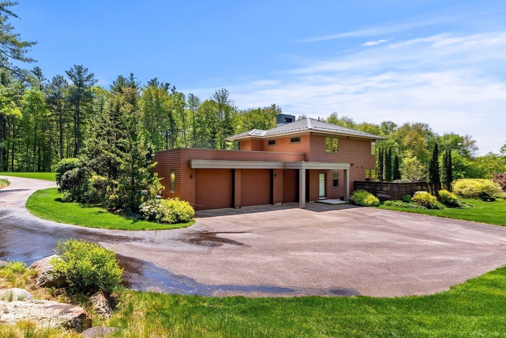 5 Redwood Cir