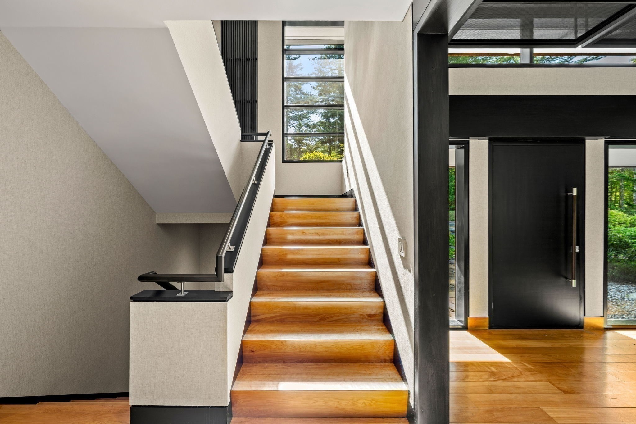 5 Redwood Cir