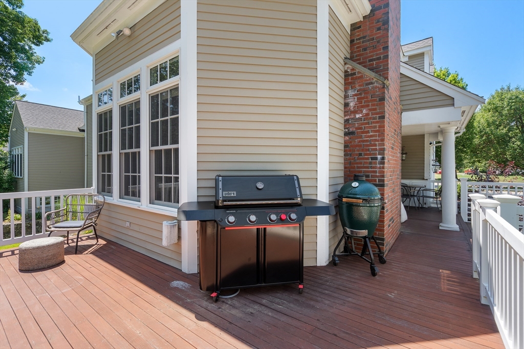 120 Deerfield Ln