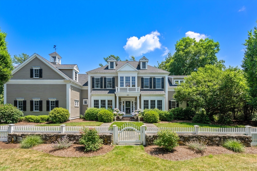 120 Deerfield Ln