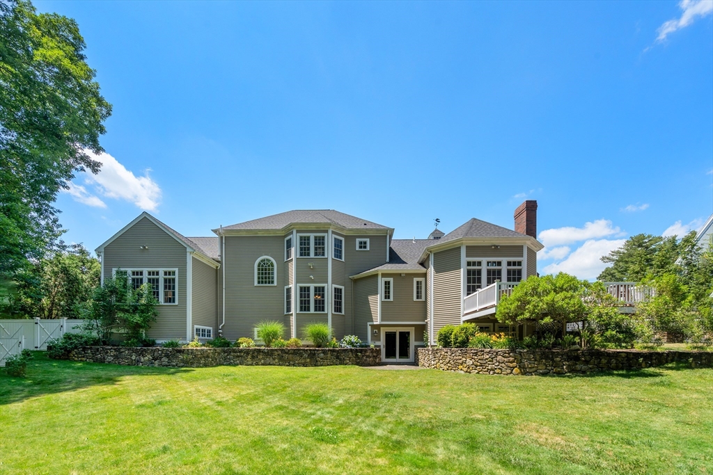 120 Deerfield Ln