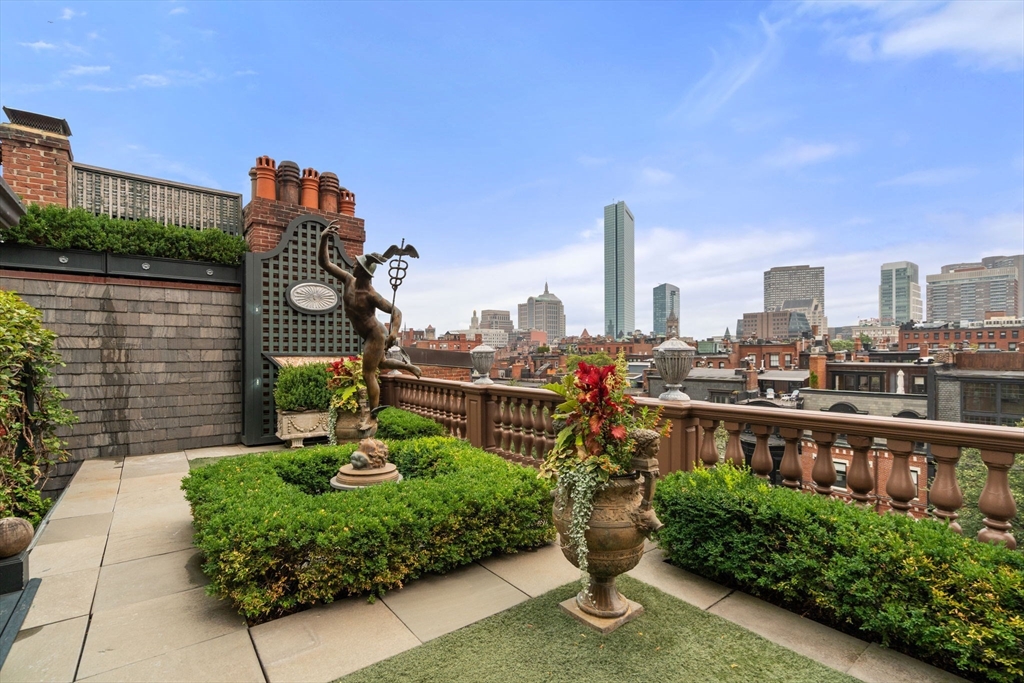 316 Beacon St # 4