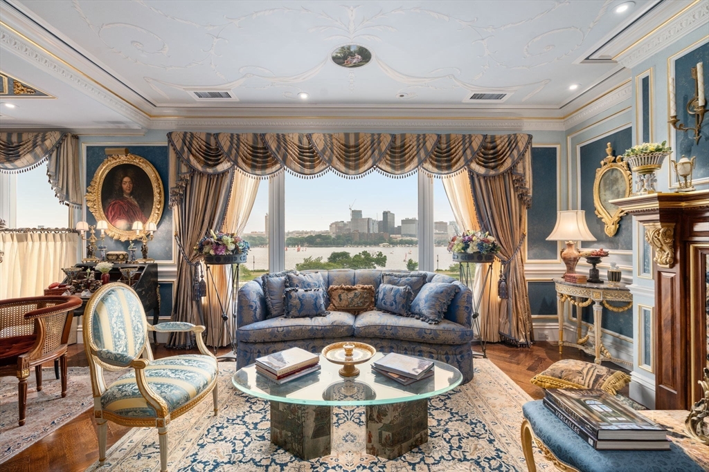 316 Beacon St # 4