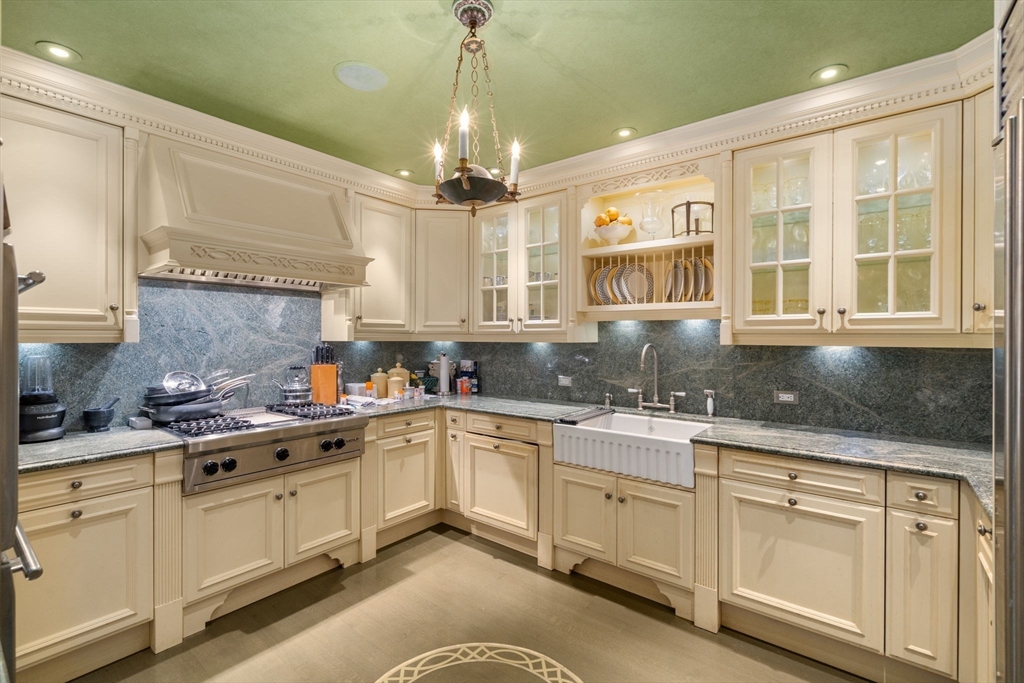 316 Beacon St # 4