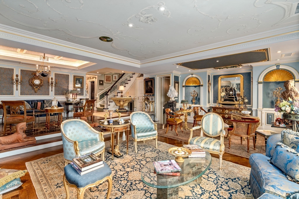 316 Beacon St # 4
