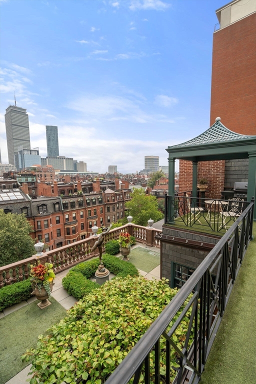 316 Beacon St # 4