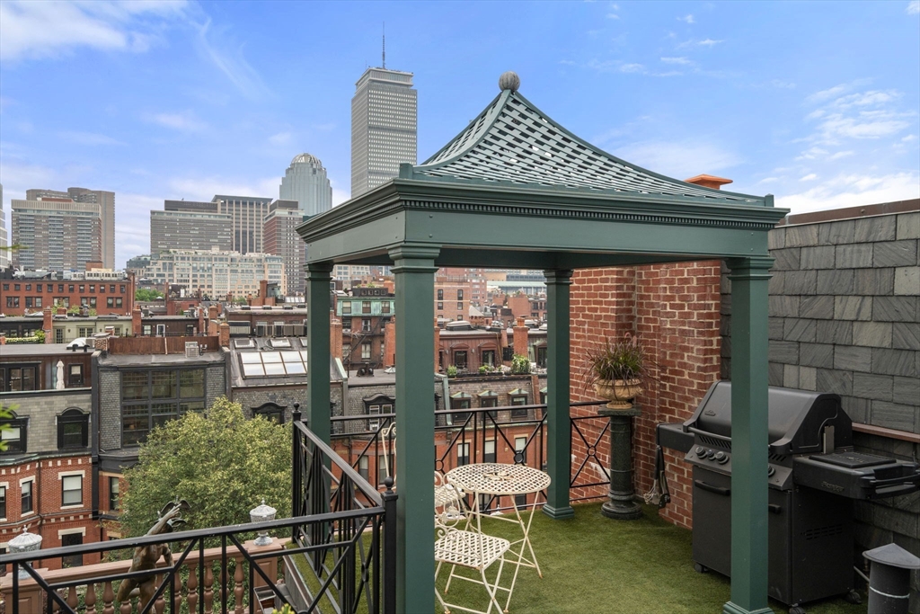 316 Beacon St # 4