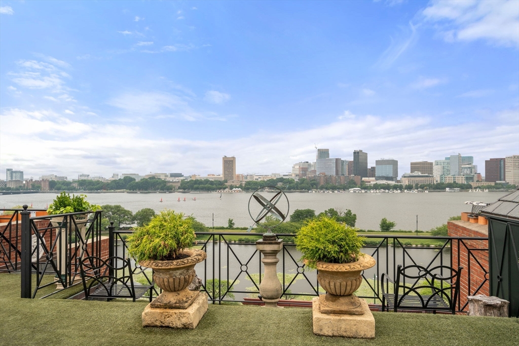 316 Beacon St # 4