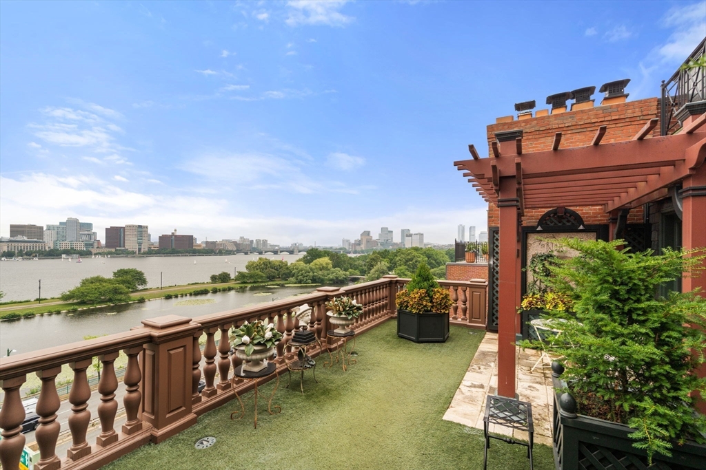 316 Beacon St # 4