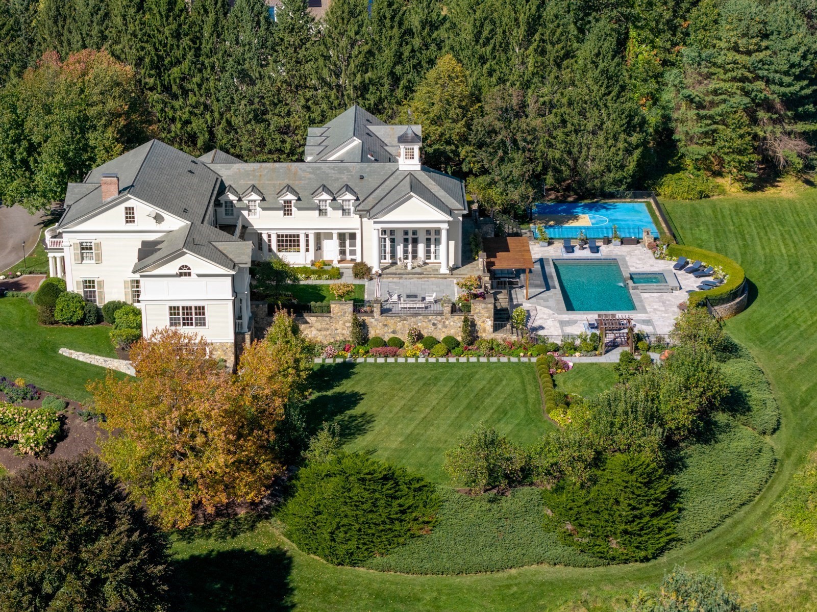 55 Captain Miles Ln
