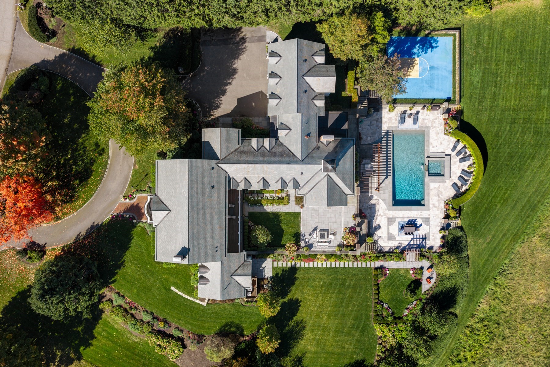 55 Captain Miles Ln