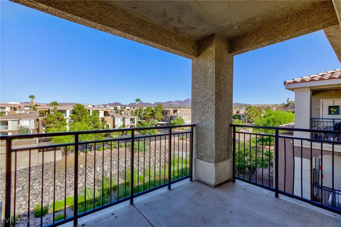 2900 Sunridge Heights Parkway 933