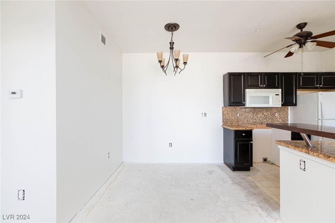 2900 Sunridge Heights Parkway 933