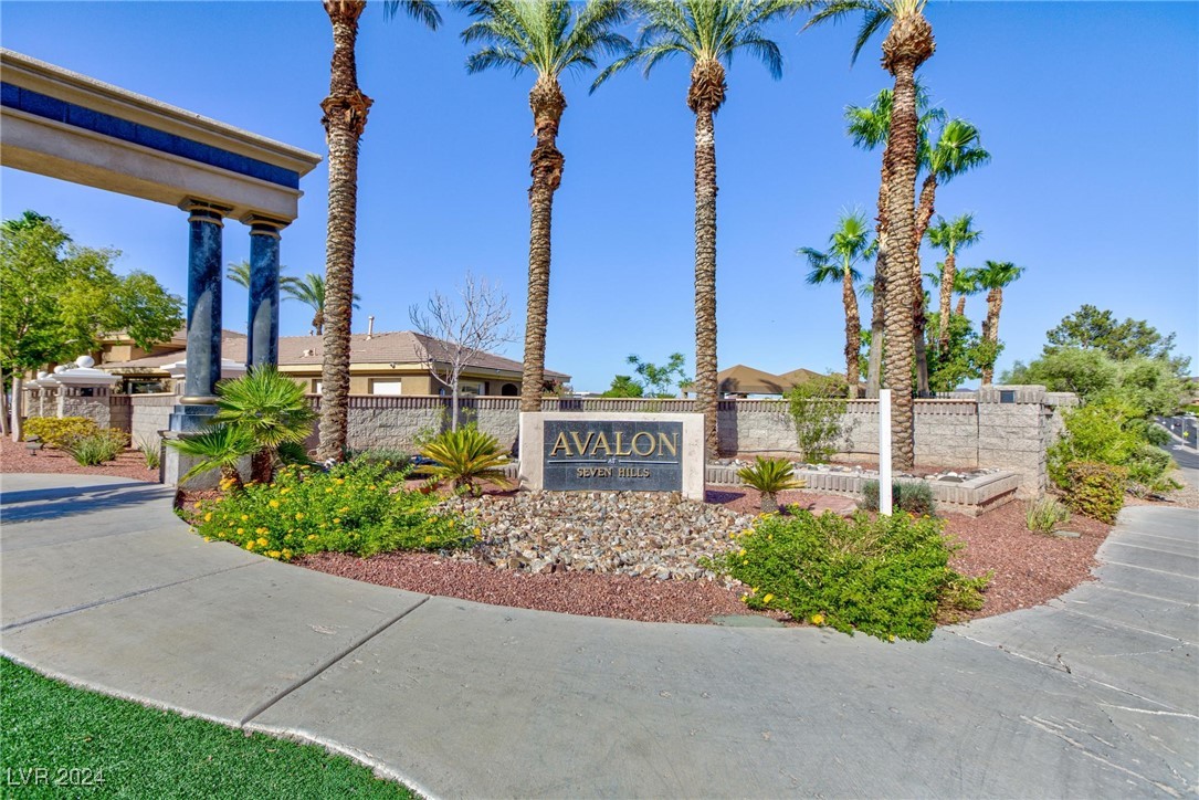 2900 Sunridge Heights Parkway 933
