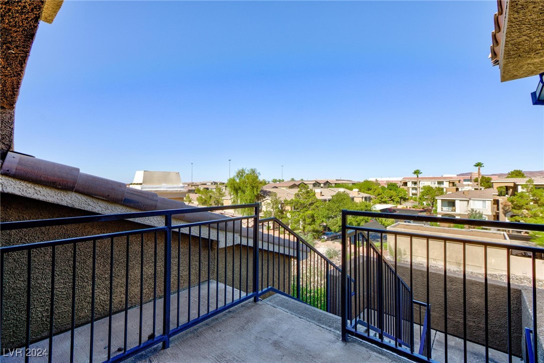 2900 Sunridge Heights Parkway 933