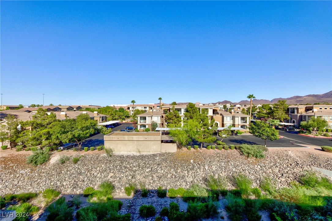 2900 Sunridge Heights Parkway 933
