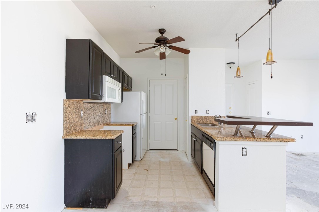 2900 Sunridge Heights Parkway 933