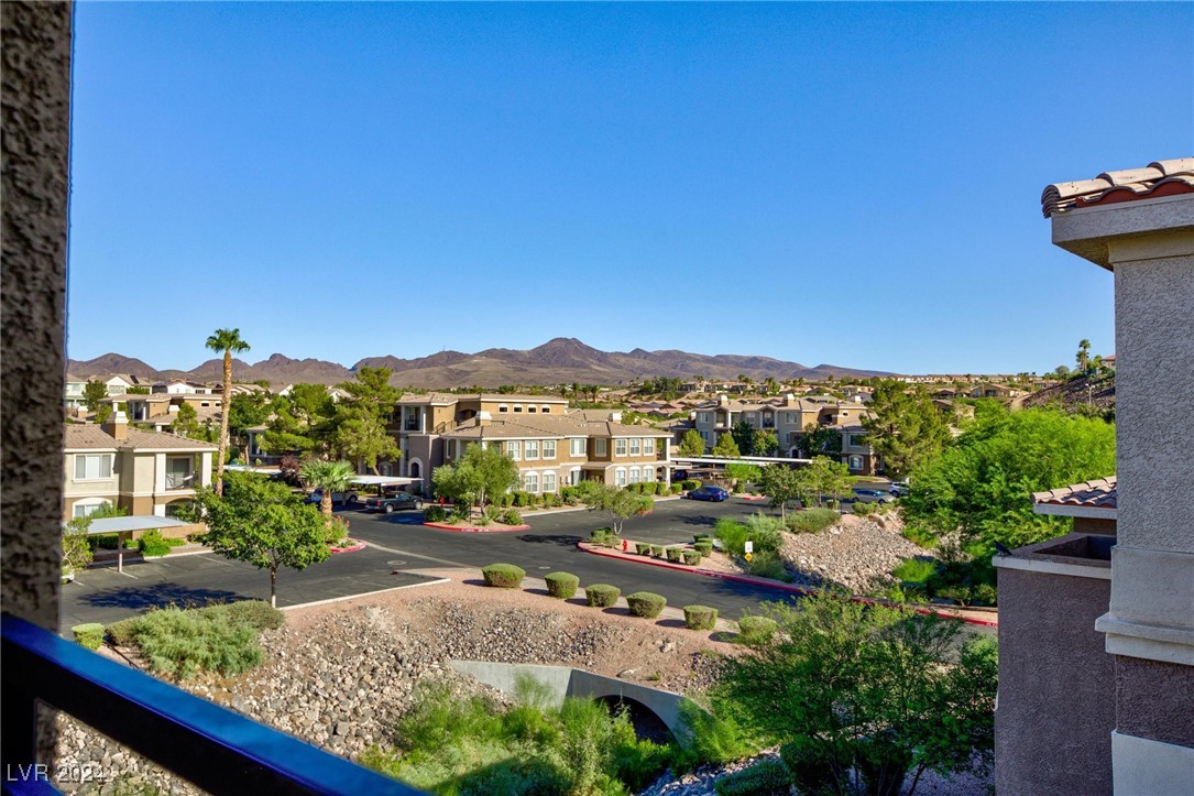 2900 Sunridge Heights Parkway 933
