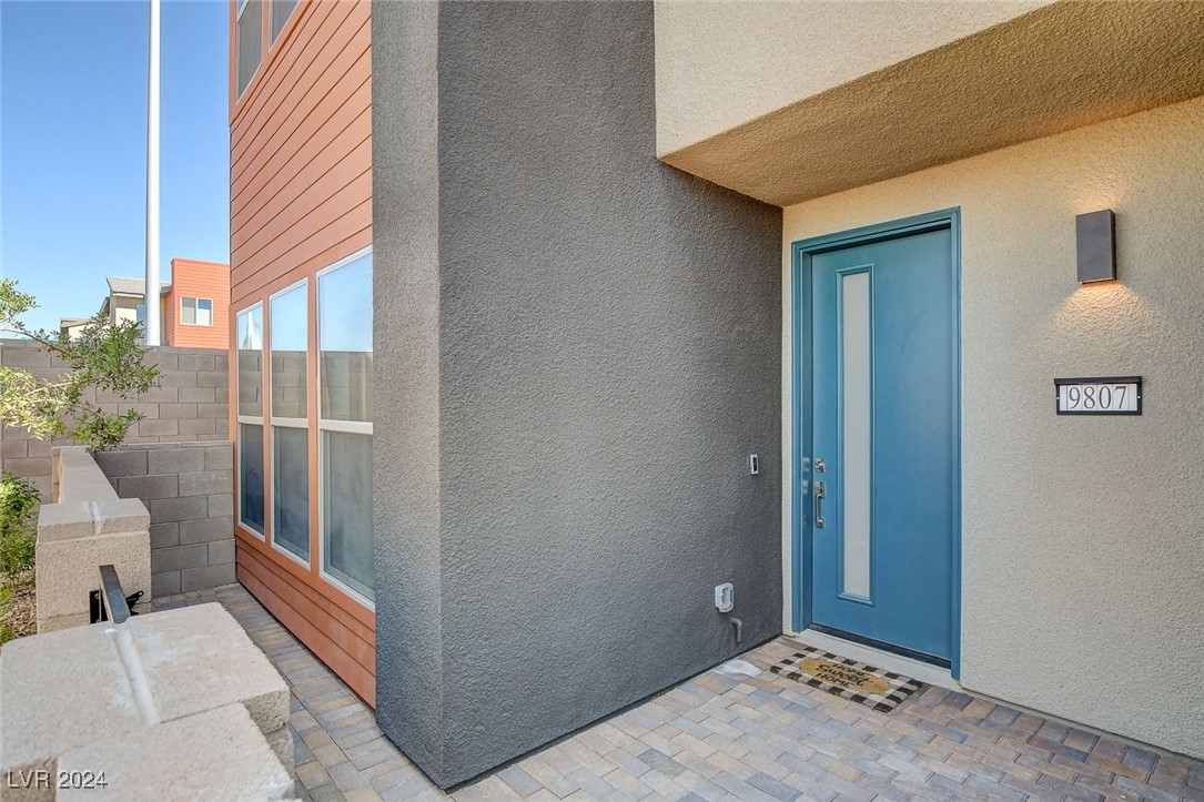 9807 Ravenstone Street