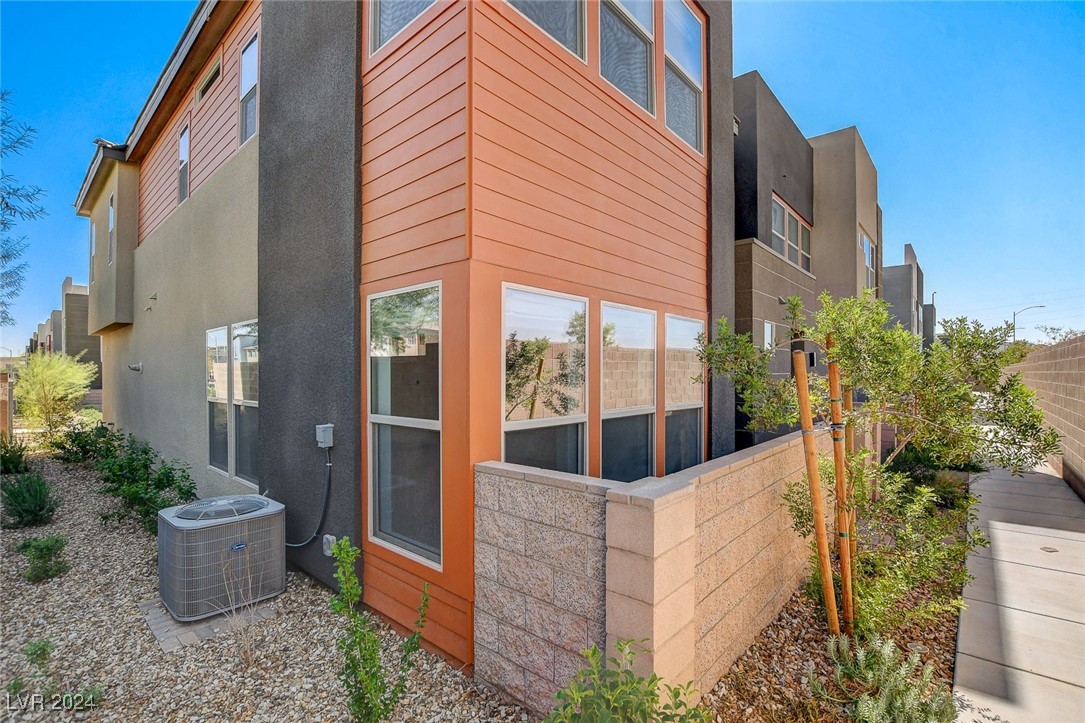 9807 Ravenstone Street