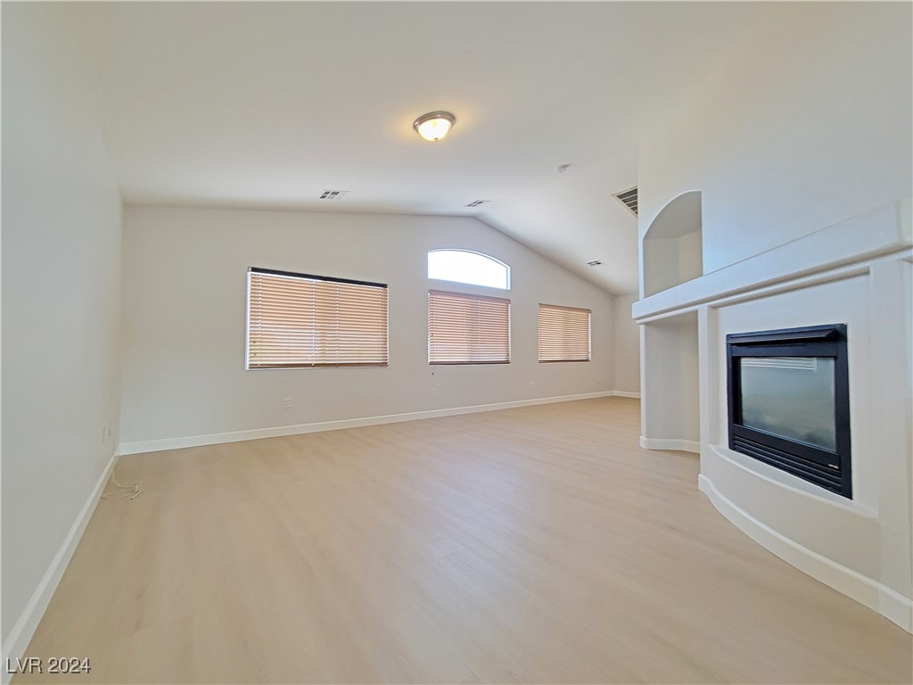 9180 Red Currant Avenue