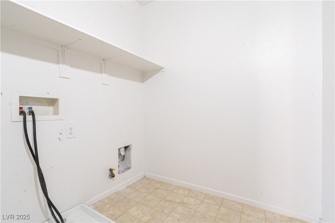 6641 Hurkling Stone Avenue