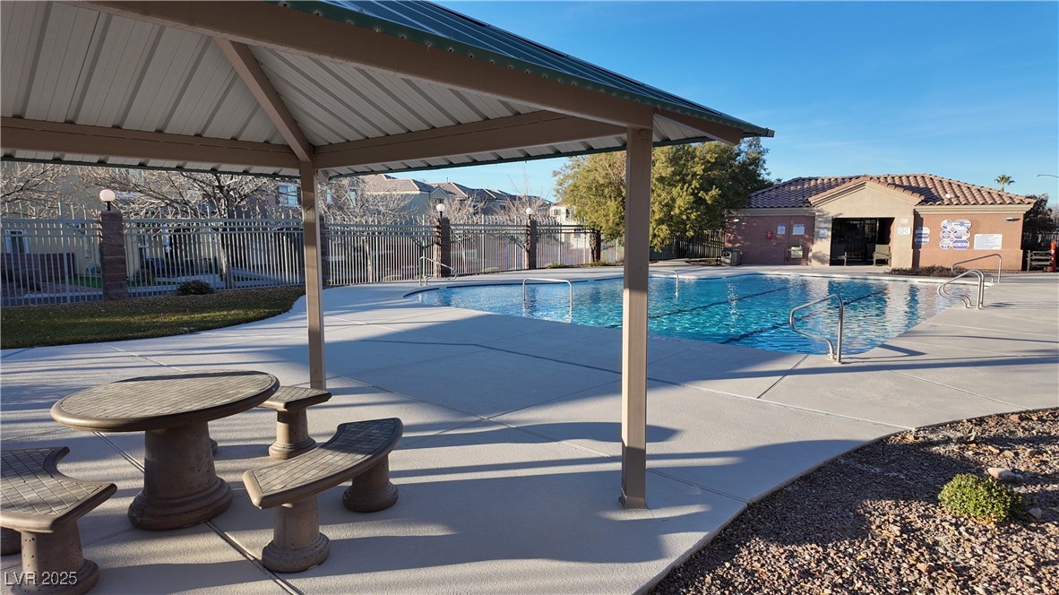 6641 Hurkling Stone Avenue