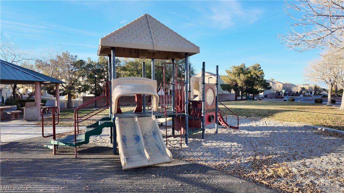 6641 Hurkling Stone Avenue