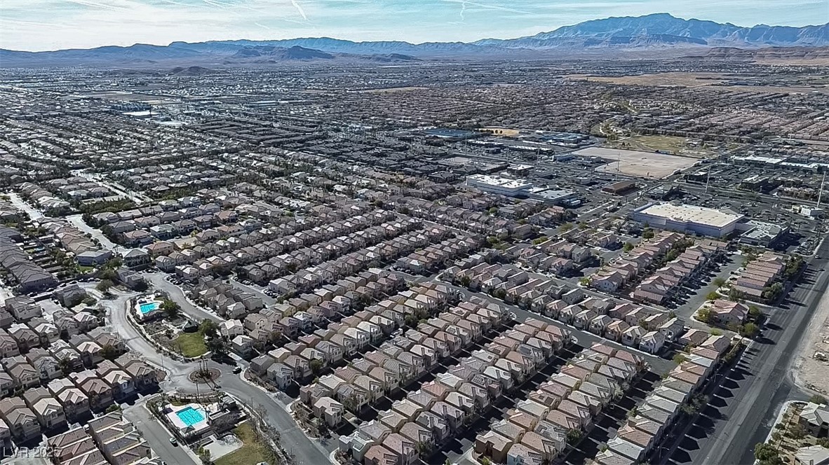 6641 Hurkling Stone Avenue