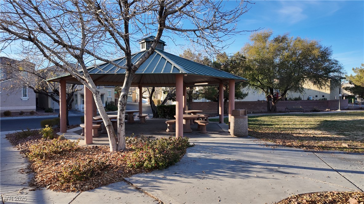 6641 Hurkling Stone Avenue