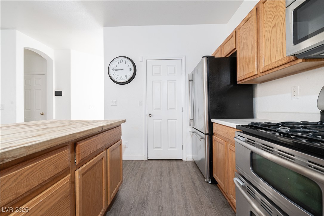 6641 Hurkling Stone Avenue