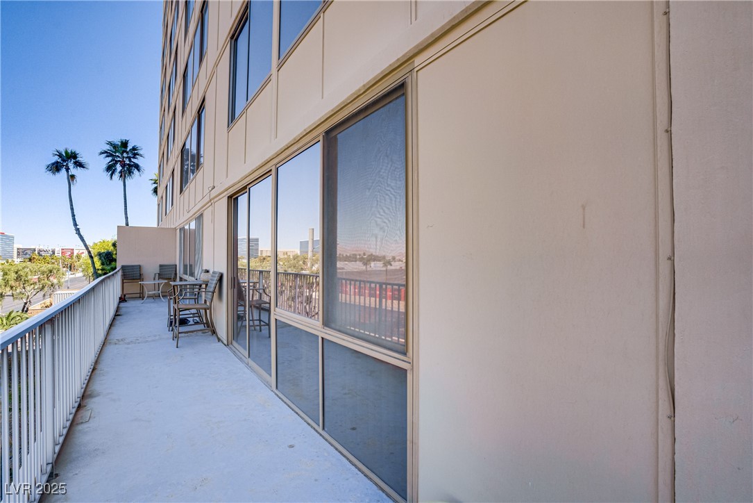 205 East Harmon Avenue 306
