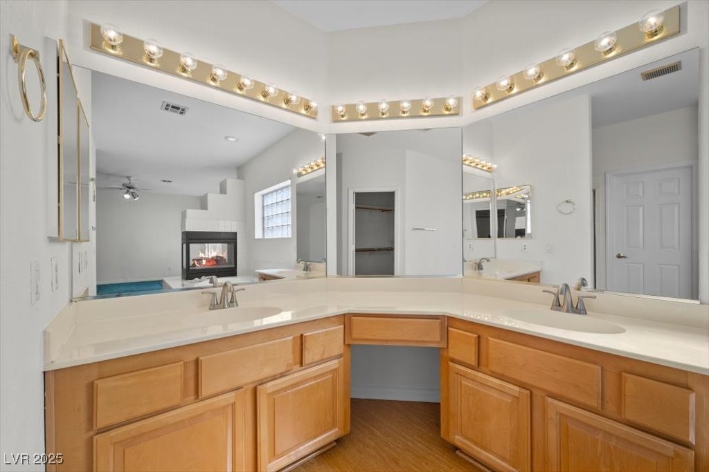 3600 North Tomsik Street