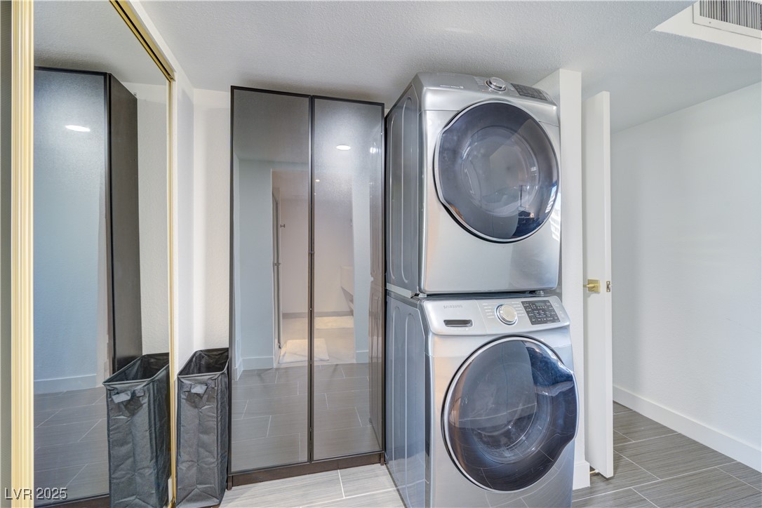 205 East Harmon Avenue 406