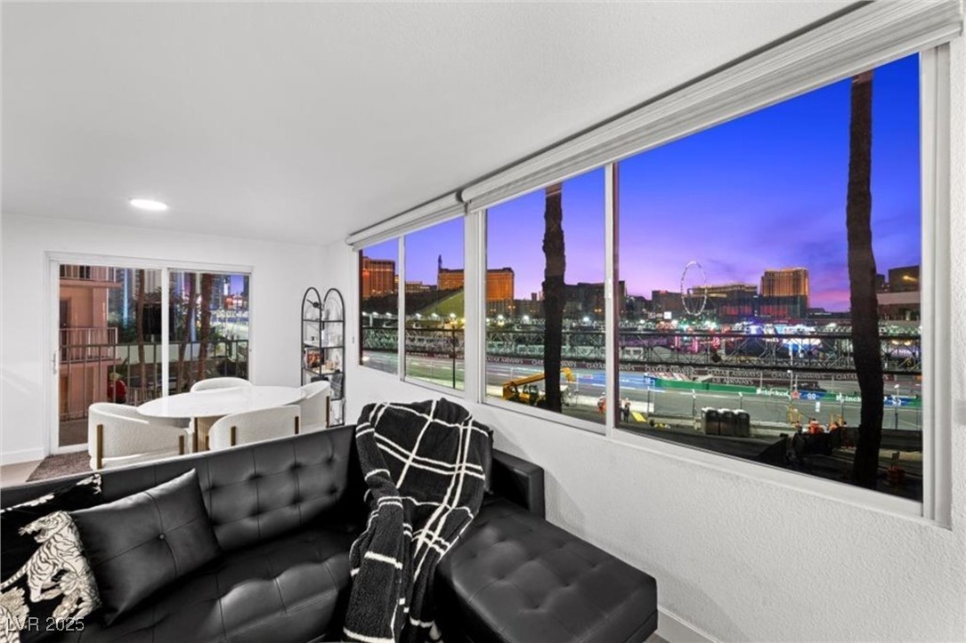 205 East Harmon Avenue 406