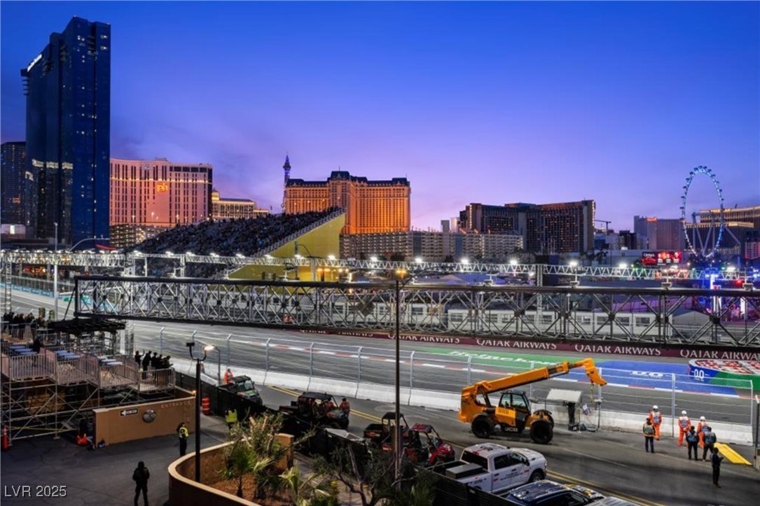 205 East Harmon Avenue 406