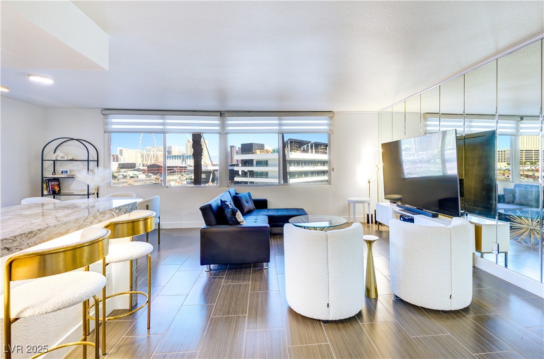 205 East Harmon Avenue 406