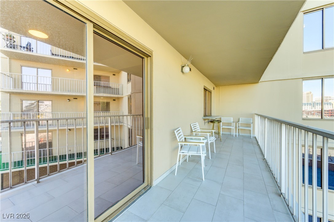 205 East Harmon Avenue 406