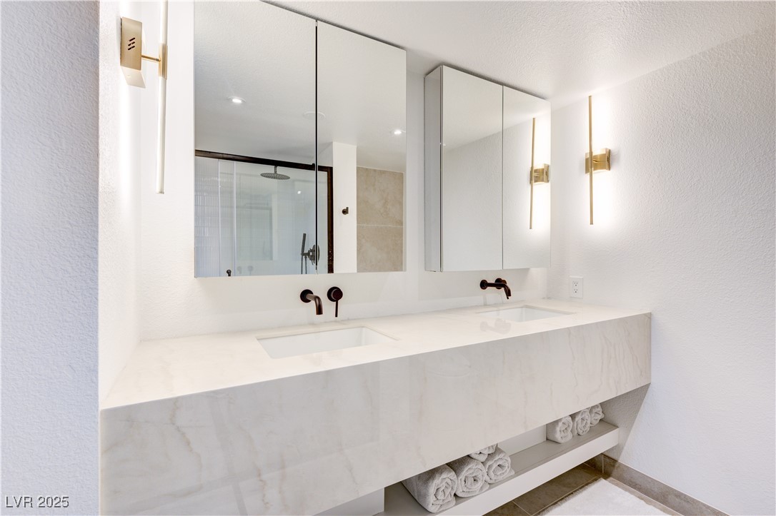 205 East Harmon Avenue 406