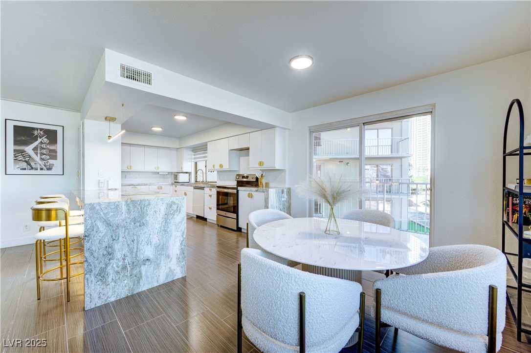 205 East Harmon Avenue 406